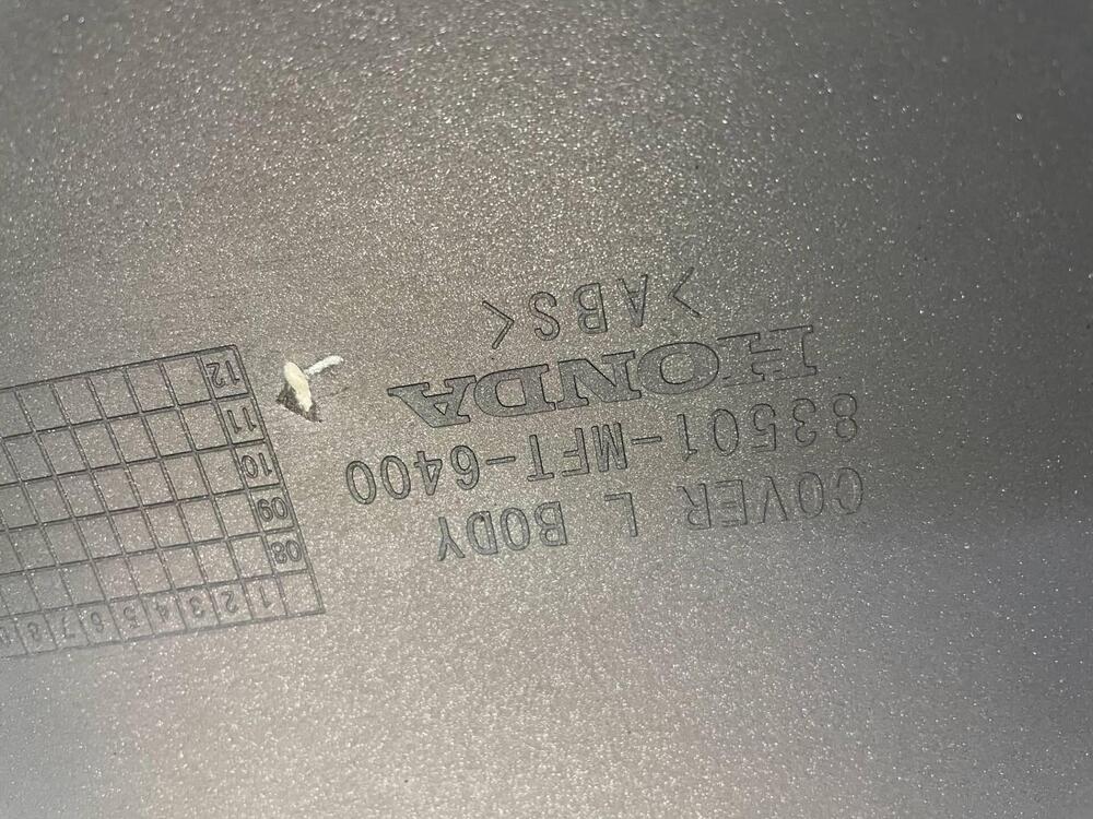 Honda Carena lat nera SW-T 400 83501MFT640 - SL (7)