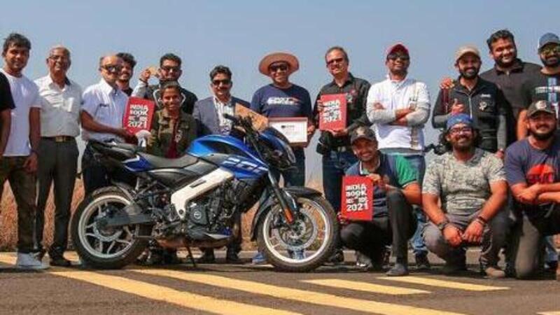 Record di velocit&agrave; sul quarto di miglio in impennata per lo stuntman Hrishi Mandke