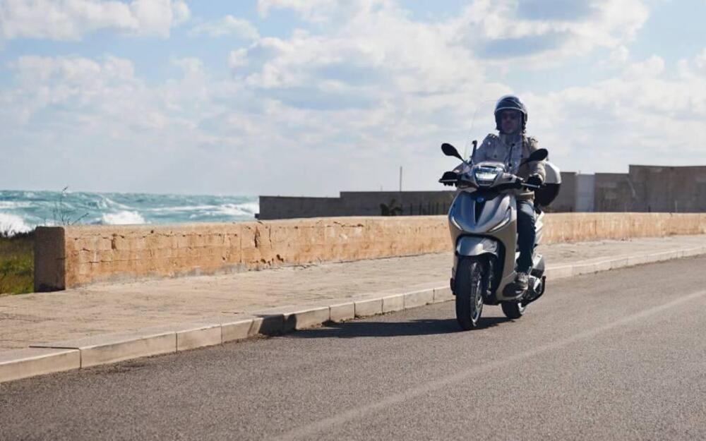 Piaggio Beverly 300 ABS-ASR (2021 - 25) (12)