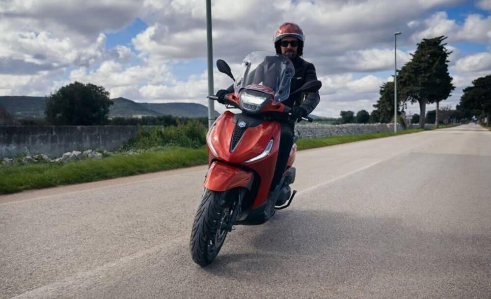 Piaggio Beverly 300 ABS-ASR (2021 - 25) (14)