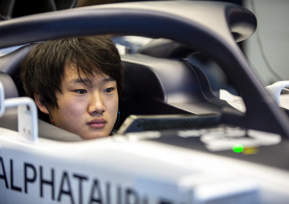 Yuki Tsunoda &egrave; la rivelazione dei test pre-stagionali di F1