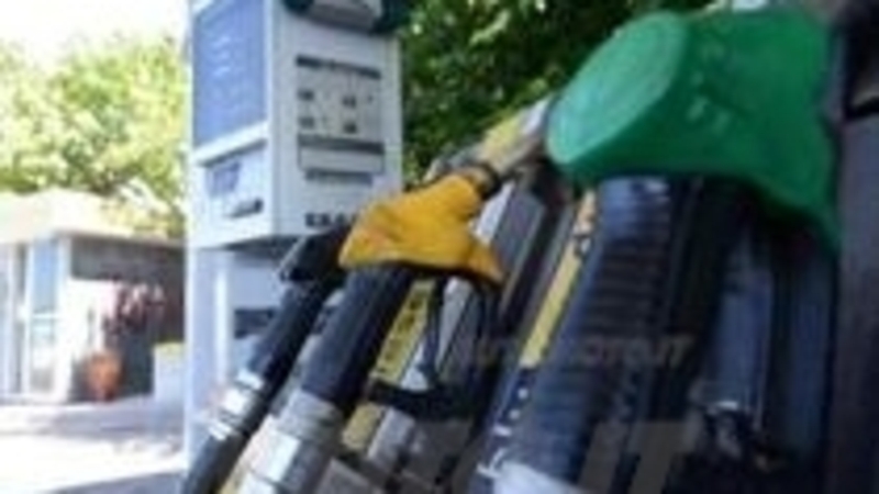 Carburanti: aumenti d'Egitto. Il 59% finisce in tasse