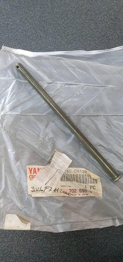 PERNO CAVALLETTO CENTRALE YAMAHA MBK BOOSTER &ndash; 3VL