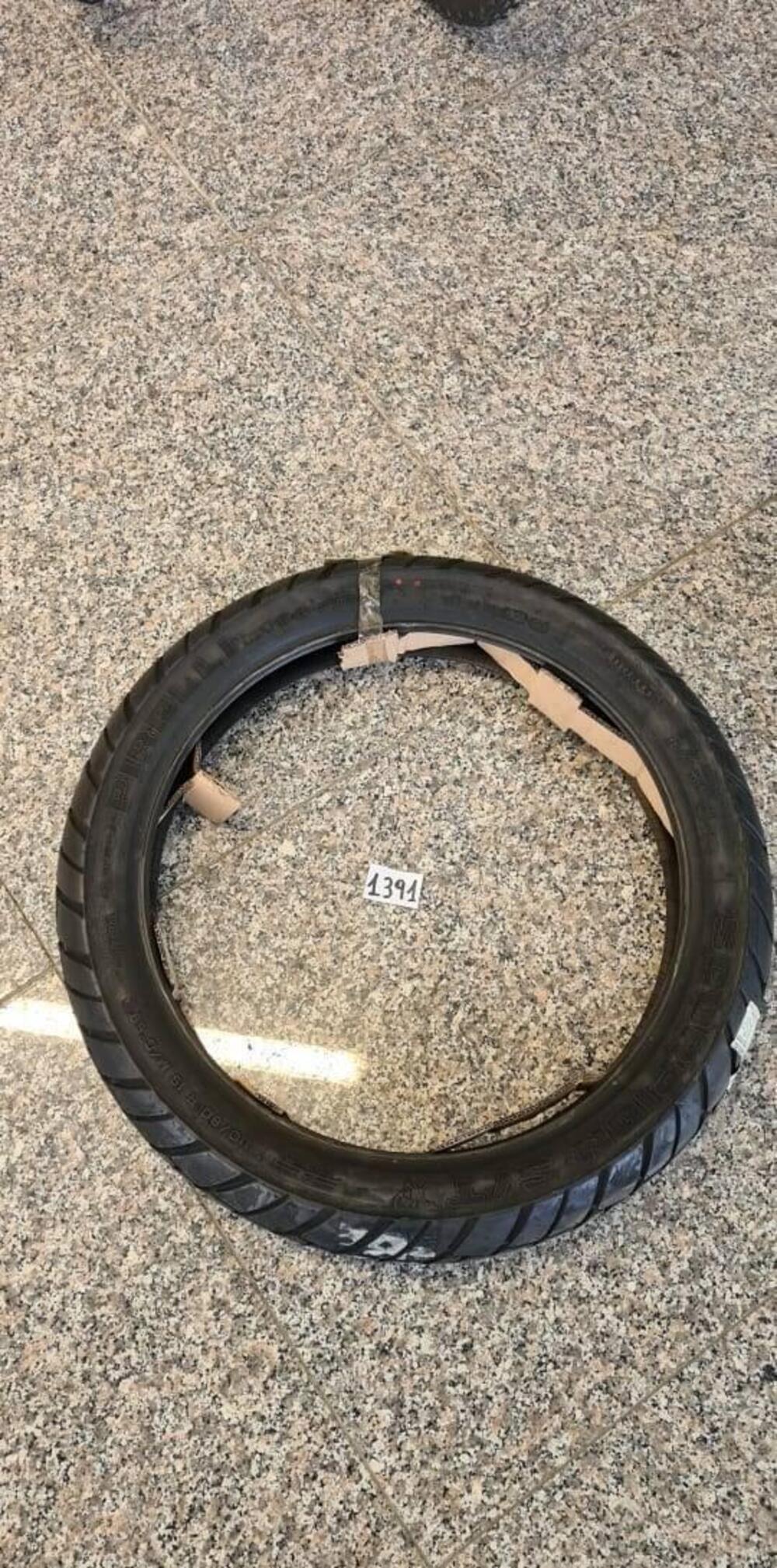 PNEUMATICO 110/80R19 C59H MT90 SCORPION S/T Pirelli