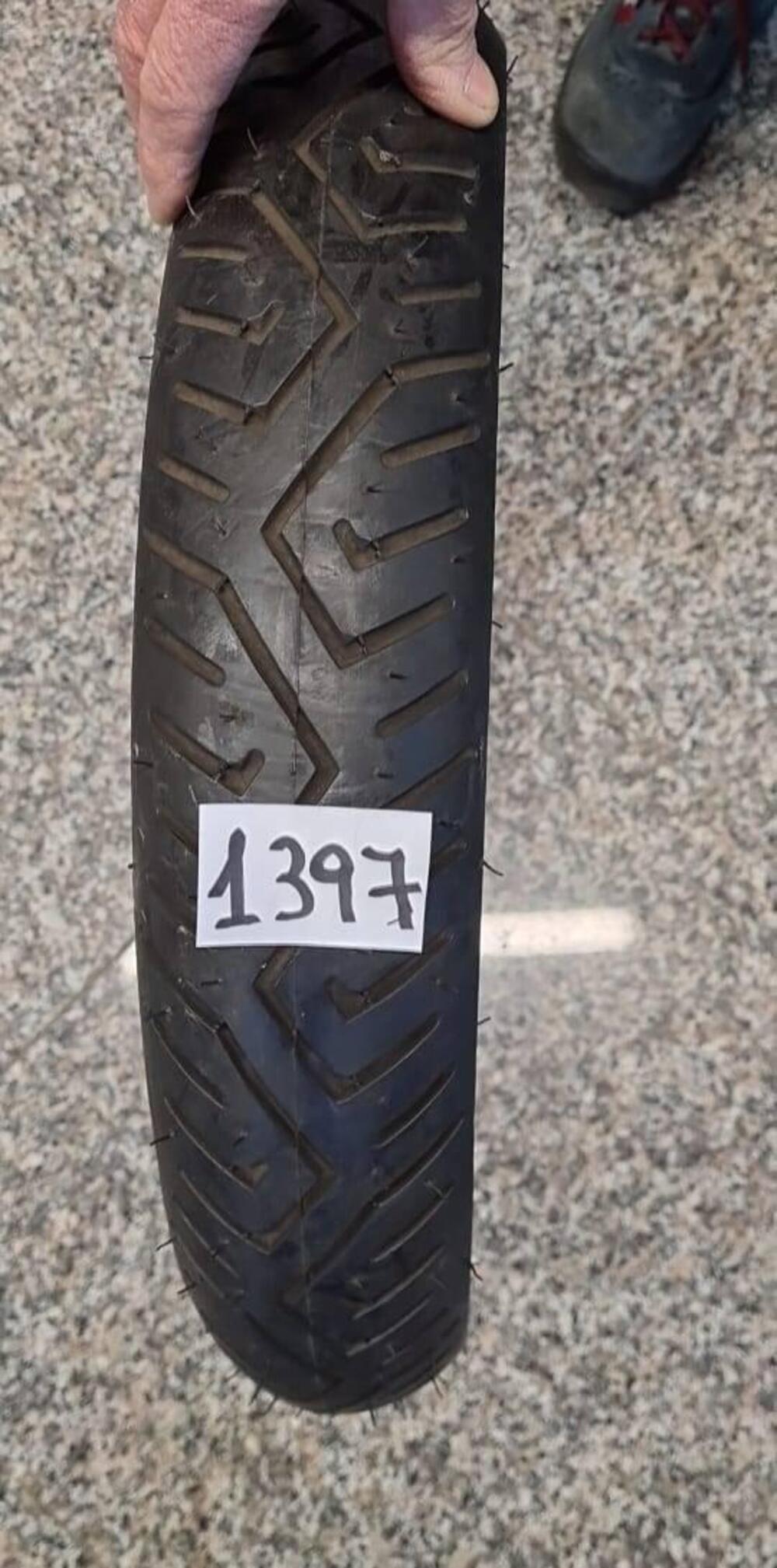 PNEUMATICO 90/80-17 MT 75 Pirelli (2)