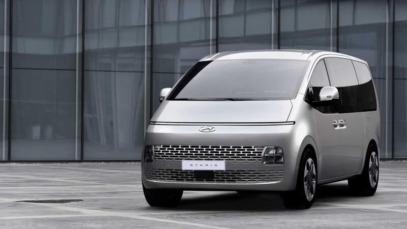 Hyundai Staria, monovolume fino a 11 posti