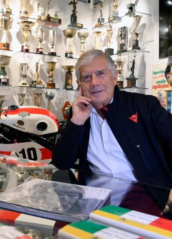 Giacomo Agostini e quel &quot;timore&quot; su Marc Marquez: &quot;Pu&ograve; battere i miei record&quot;