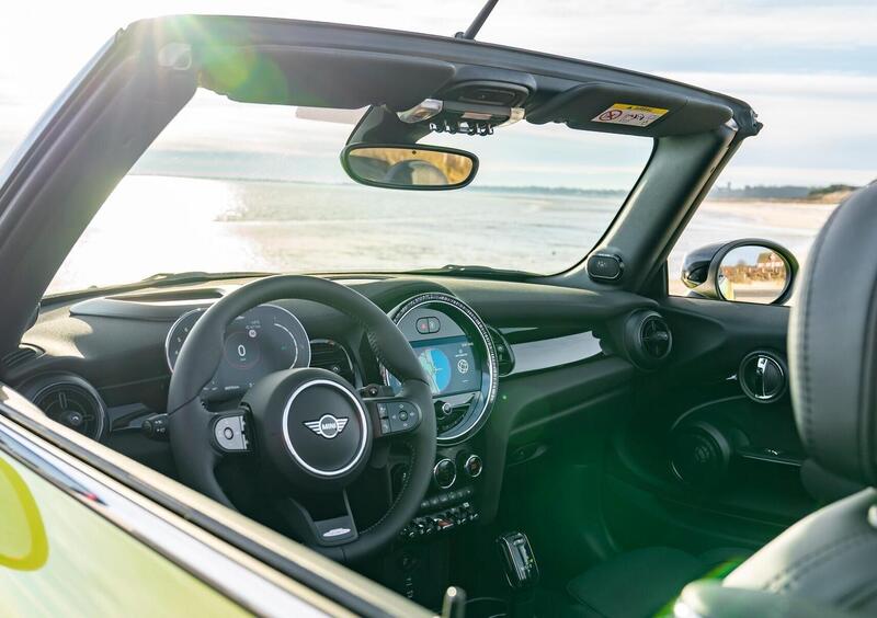 MINI Mini Cabrio (2015-->>) (17)