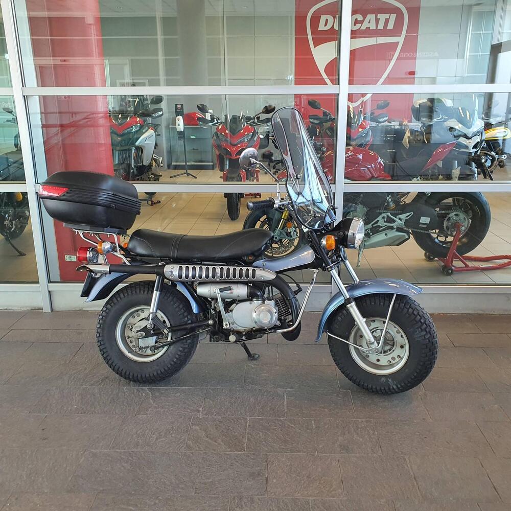 Suzuki RV 90