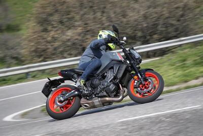 Yamaha MT-09: Dark &amp; Fun