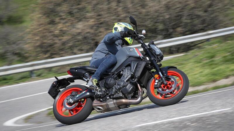 Yamaha MT-09: Dark &amp; Fun