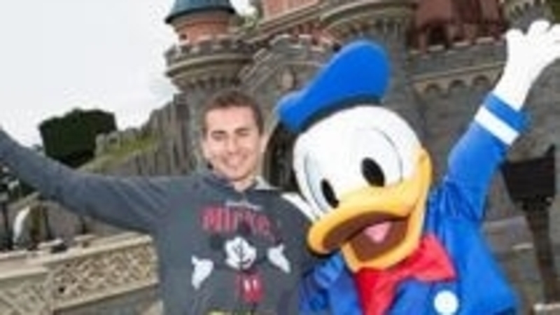 I piloti della MotoGP in gita a Disneyland Paris