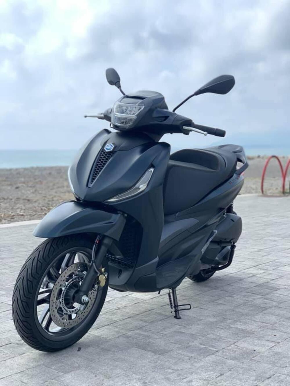 Piaggio Beverly 300 Hpe (2021)