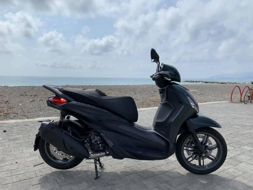 Piaggio Beverly 300 Hpe (2021) (3)