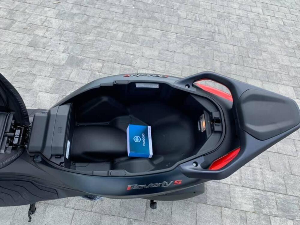 Piaggio Beverly 300 Hpe (2021) (5)