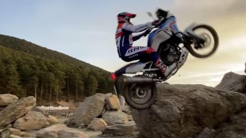 Dissing delle maxienduro: Toni Bou con la Honda AfricaTwin risponde al video di Pol Tarr&eacute;s con la Yamaha T&eacute;n&eacute;r&eacute; [VIDEO]