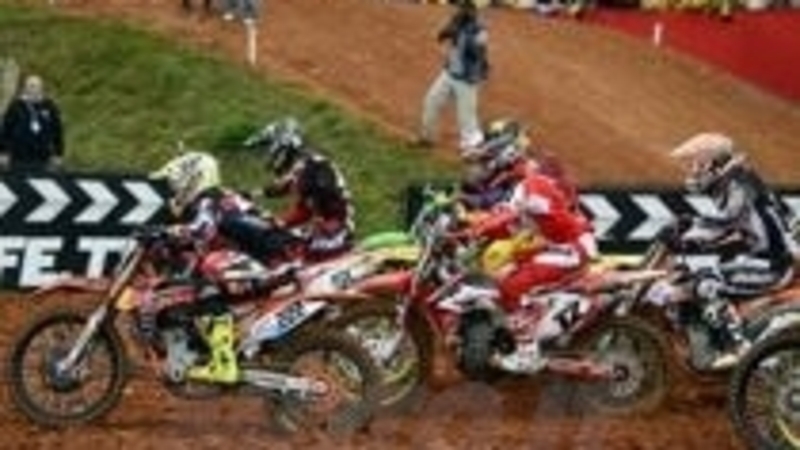 Motocross.  Cairoli e Herlings vincono il GP del Brasile