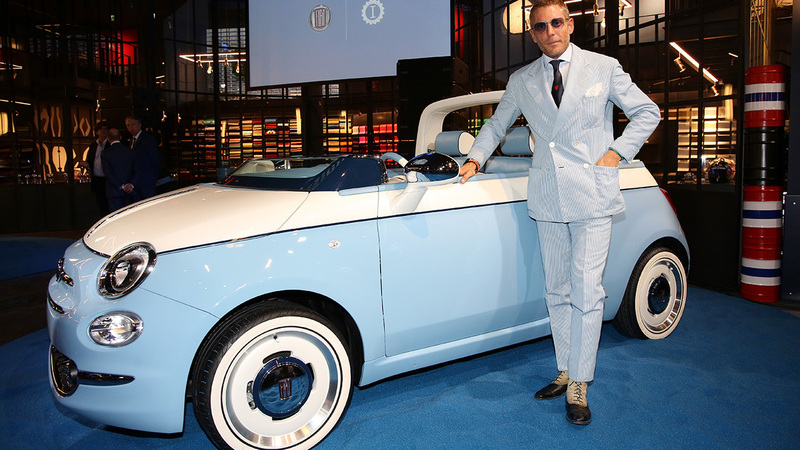 Lapo Elkann su Clubhouse fa dialogare Ferrari e Lamborghini