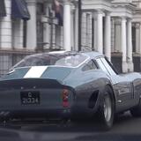 Ferrari 250 GTO e Bugatti Veyron Grand Sport Vitesse: teatri chiusi ma il concerto è in strada 2