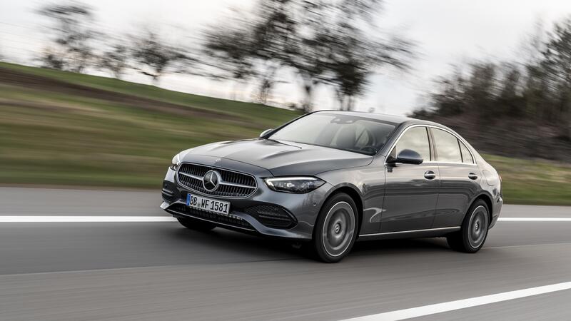 Mercedes Classe C W206 PHEV: la nuova reginetta delle berline con 313CV e 100 Km EV da sfruttare