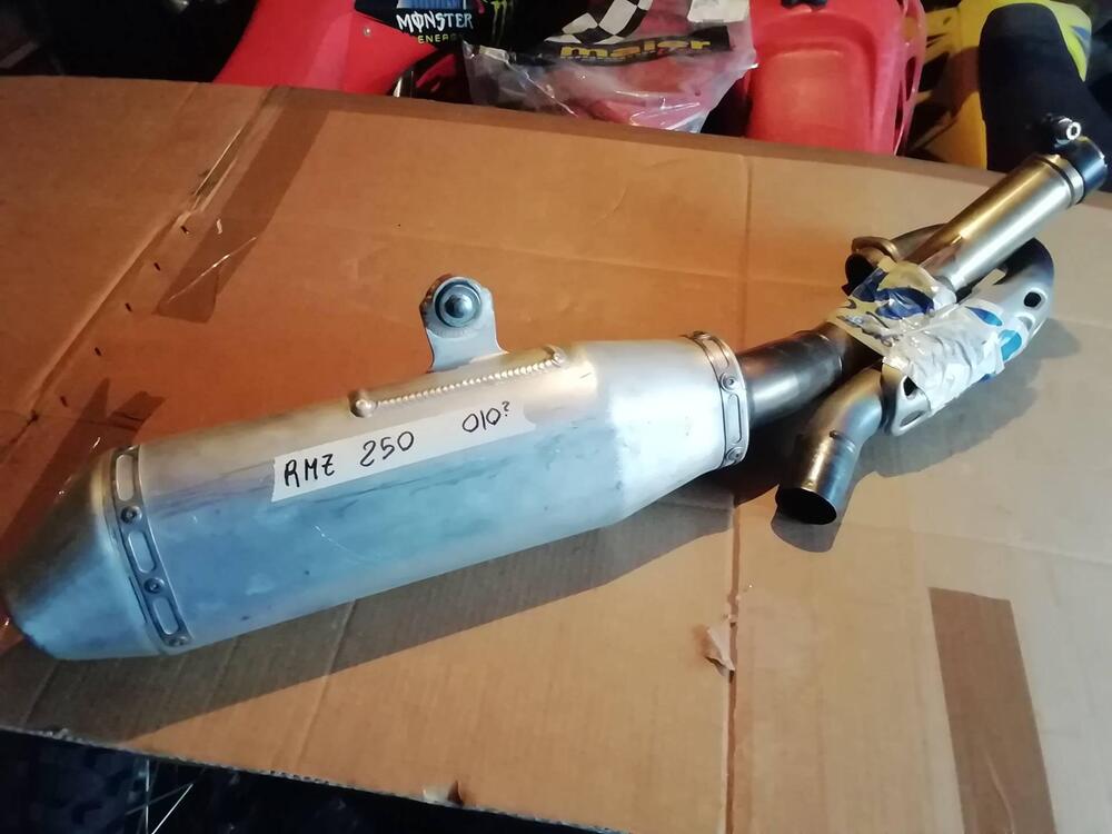 Marmitta completa SUZUKI RMZ 250 (forse) 2010