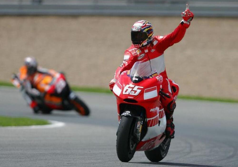 Auguri Loris Capirossi, vera leggenda della MotoGP: se le Ducati volano &egrave; anche merito tuo 