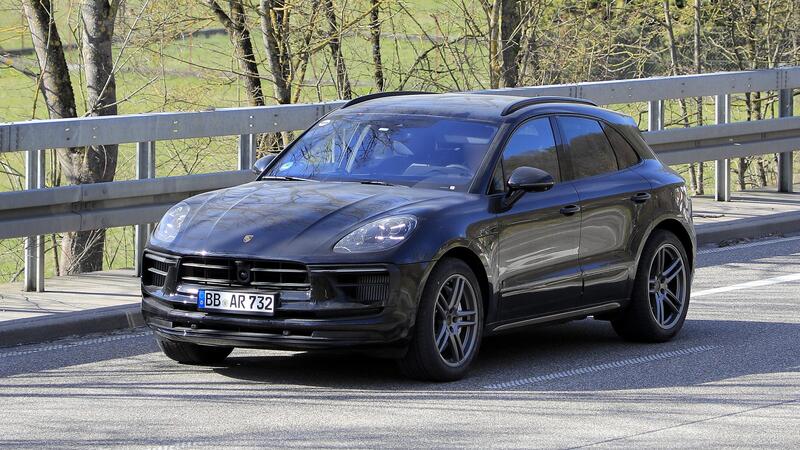 Porsche Macan restyling, le foto spia