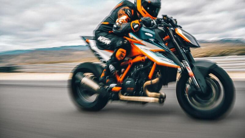 Nuova KTM 1290 Super Duke RR. Dati e immagini definitive