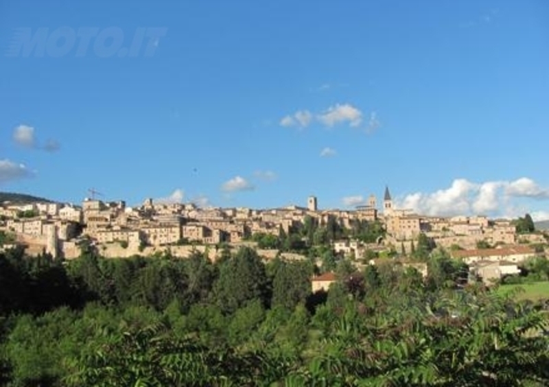 Le foto e il racconto del motorally di Spello