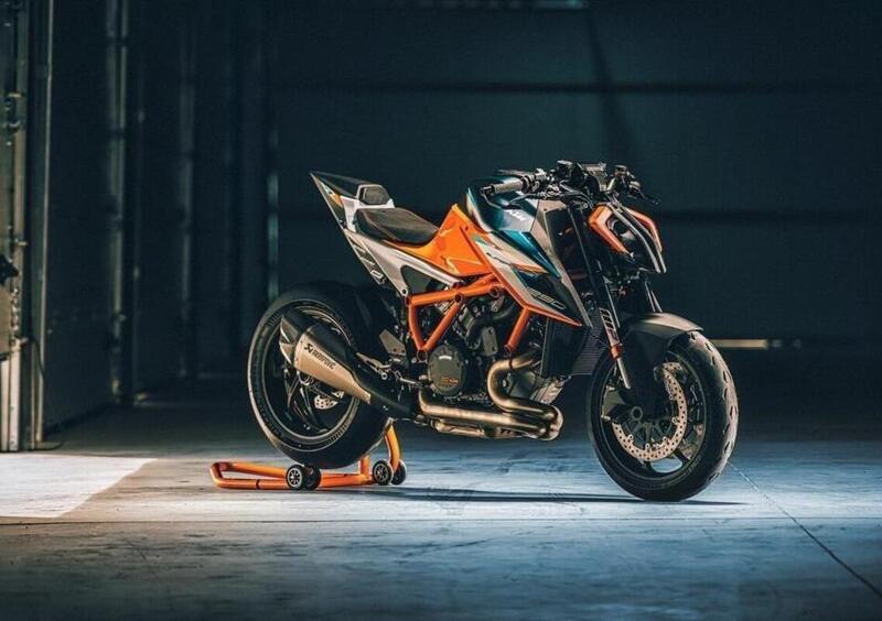 KTM 1290 Super Duke R 1290 Super Duke RR (2021) (10)