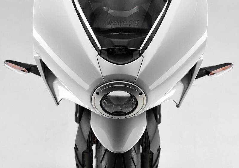 MV Agusta Superveloce 800 Superveloce 800 S (2021 - 25) (9)