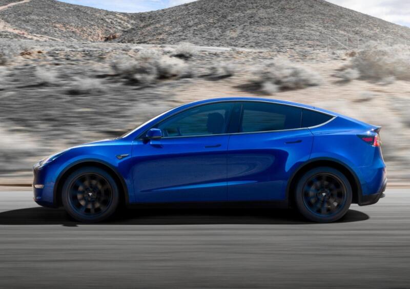 Tesla Model Y (2021-->>) (21)