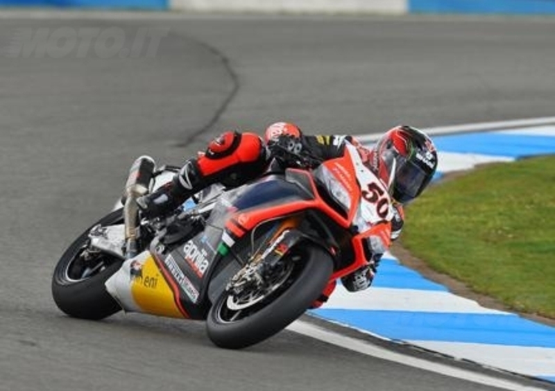 Sykes segna il miglior tempo nelle qualifiche SBK di Donington