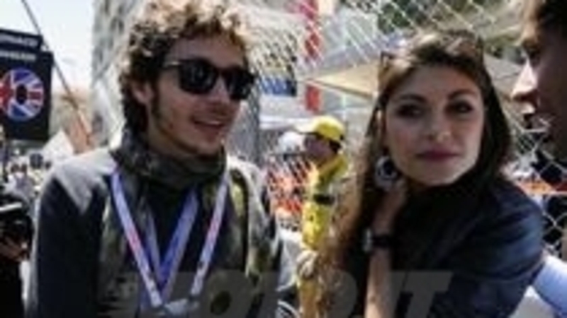 Valentino Rossi: &quot;Mi piacerebbe molto correre in macchina&quot;