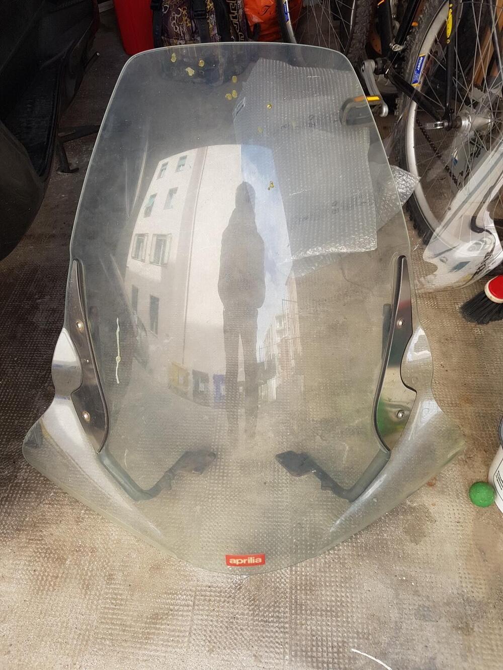 vendo parabrezza usato Aprilia