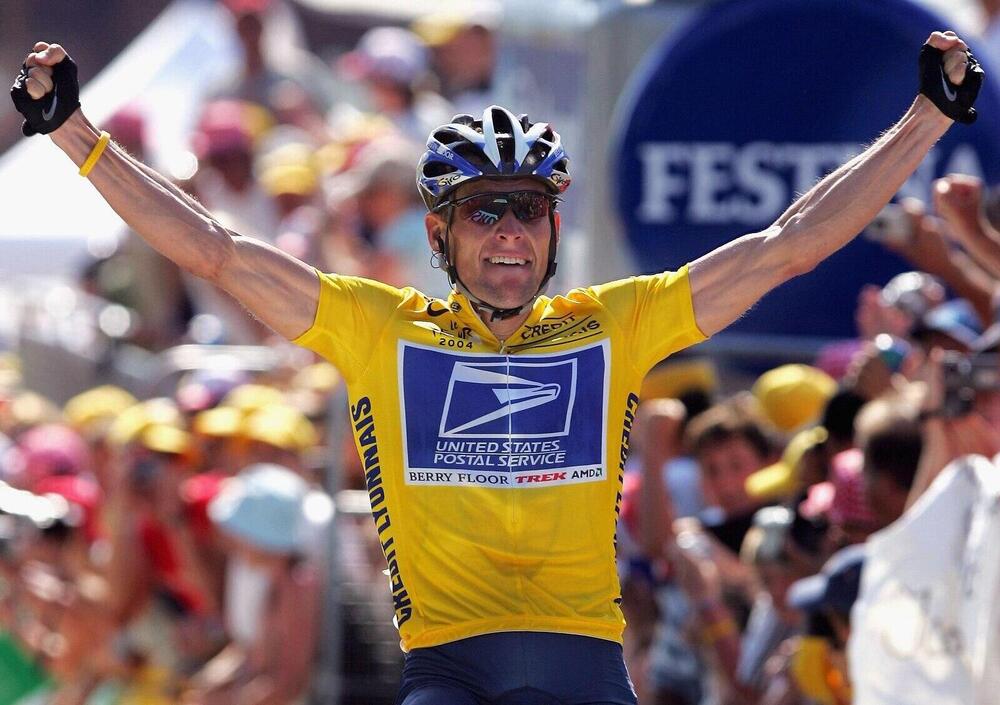 Lance Armstrong era &quot;bastardo dentro&quot;: oltre al doping ora spunta la pedalata assistita