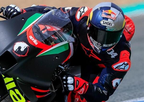 Il mistero dello Shoei in testa a Dovizioso nei test di Jerez con l&#039;Aprilia
