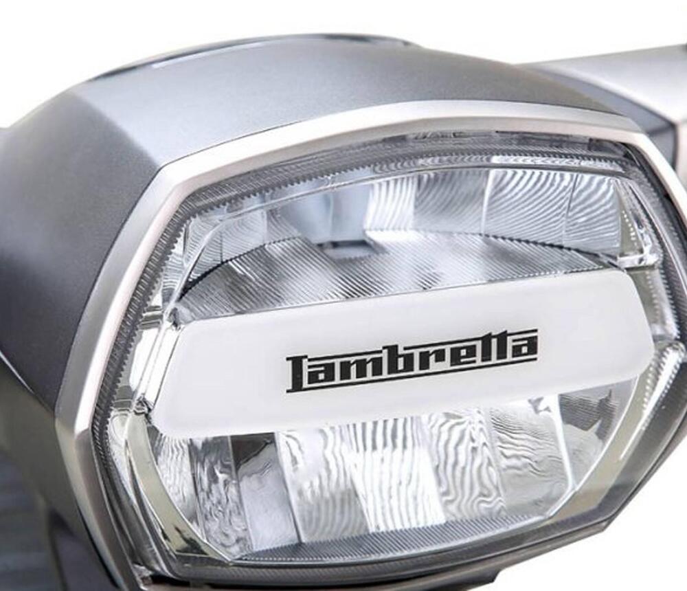 Lambretta V50 Special (2021 - 25) (2)