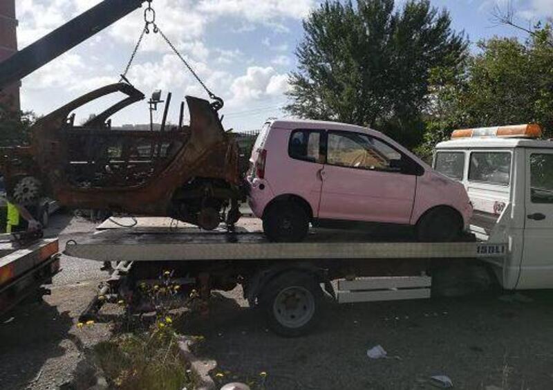 Scovato un altro cimitero delle auto nel centro antico di Napoli