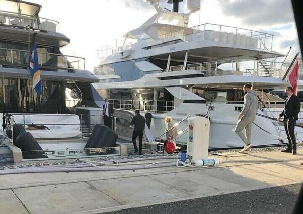 Zlatan Ibrahimovic &quot;beccato&quot; a Livorno, sta trattando l&#039;acquisto di una barca da venti milioni di euro?