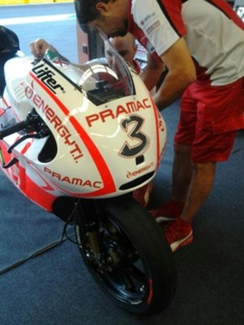 Test Ducati MotoGP. Biaggi &quot;a scuola&quot; al Mugello