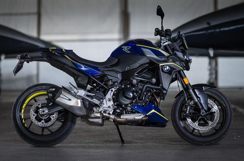 BMW F 900 R Force: serie limitata dedicata all&#039;aviazione