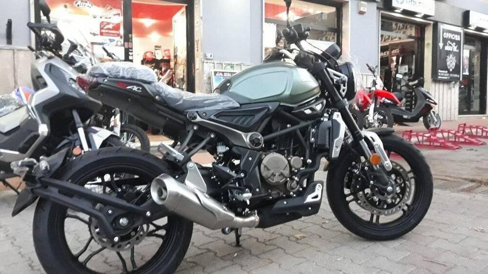 Voge Trofeo 300AC (2021 - 25) (2)