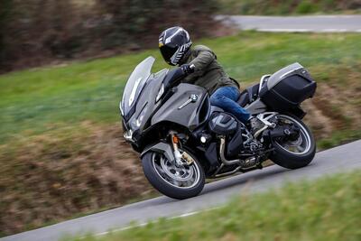 BMW R1250 RT: First Class 