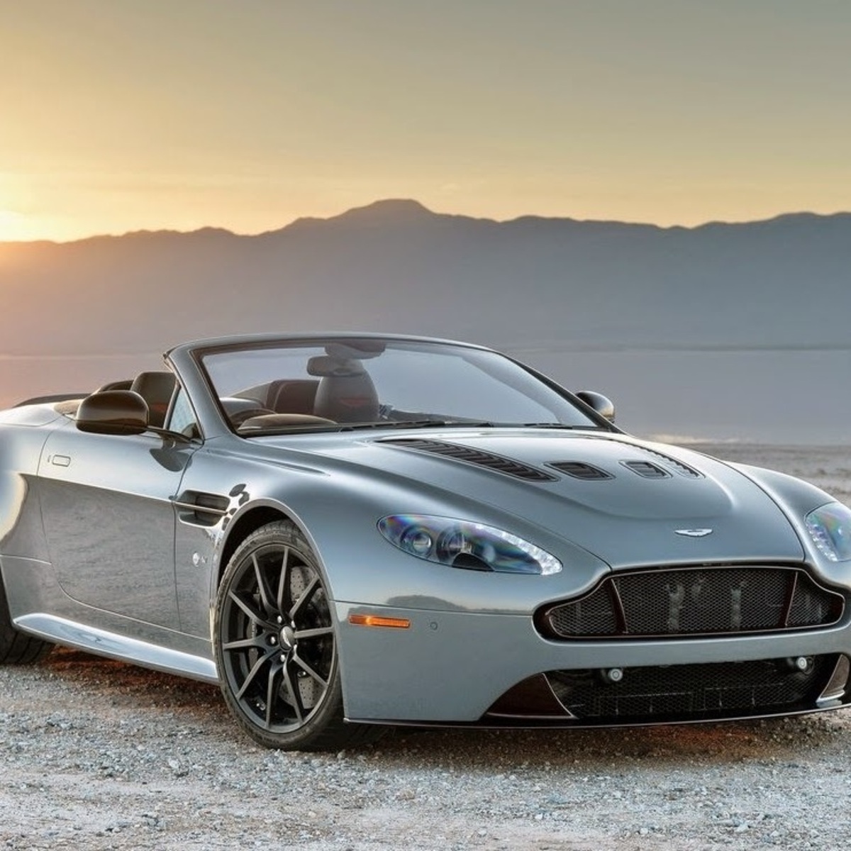 Aston Martin V12 Cabrio