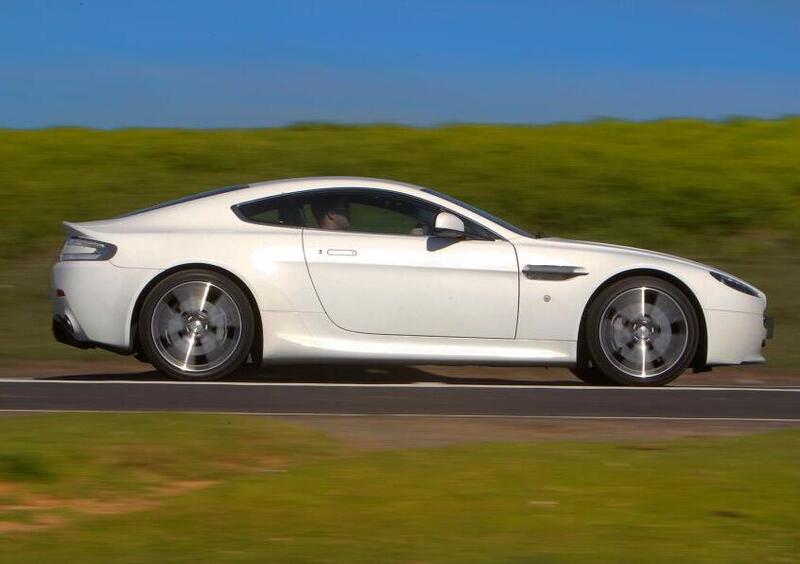 Aston Martin V8 Vantage (2005-20) (9)