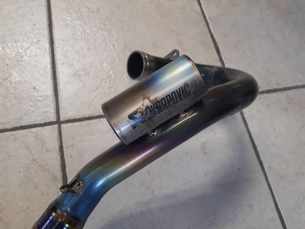 Scarico Akrapovic Husqvarna (4)