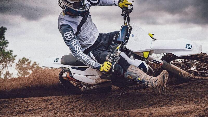 Husqvarna &egrave; pronta con la gamma Motocross 2022 a 2 e 4 tempi!