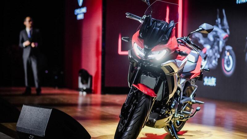 Cyclone RX6, presentata l&#039;adventure Zongshen con il motore Norton