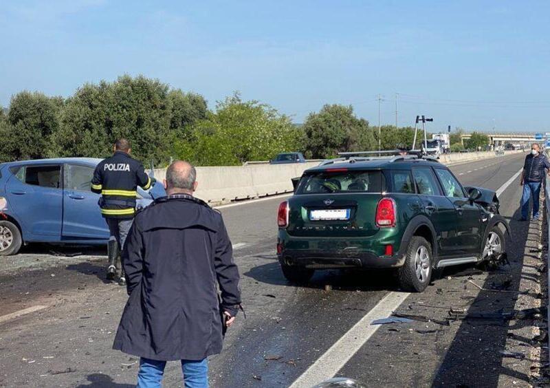 Fasano, auto contromano sulla Brindisi-Bari. Due morti e un ferito